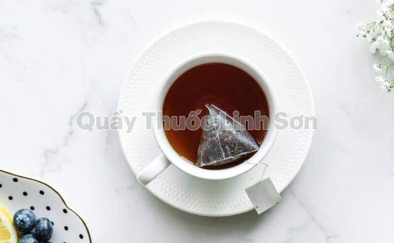 cách chữa nhiệt miệng bằng chè túi lọc