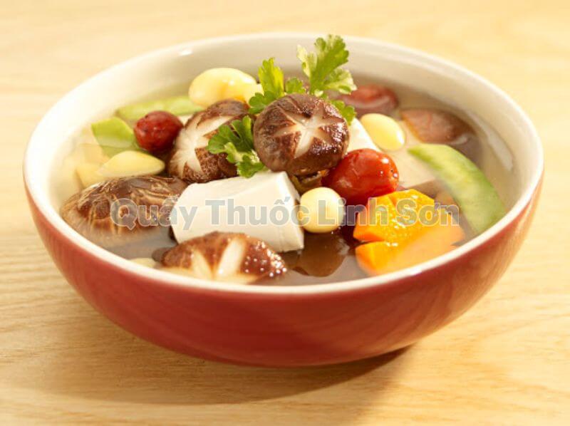 canh nấm nấu gừng ngừa cảm cúm cho mẹ bầu