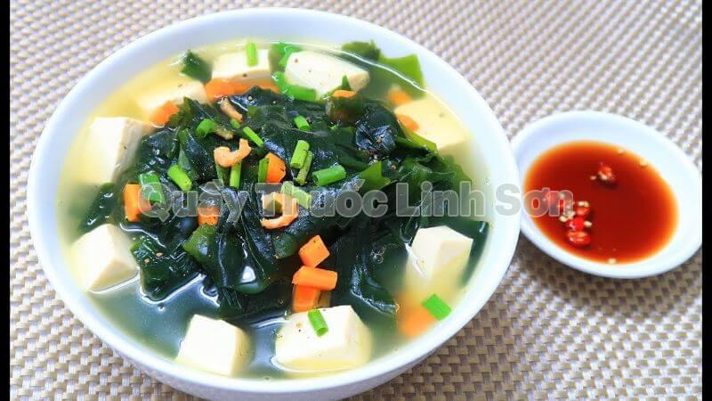 canh rong biển là thực phẩm giàu can xi