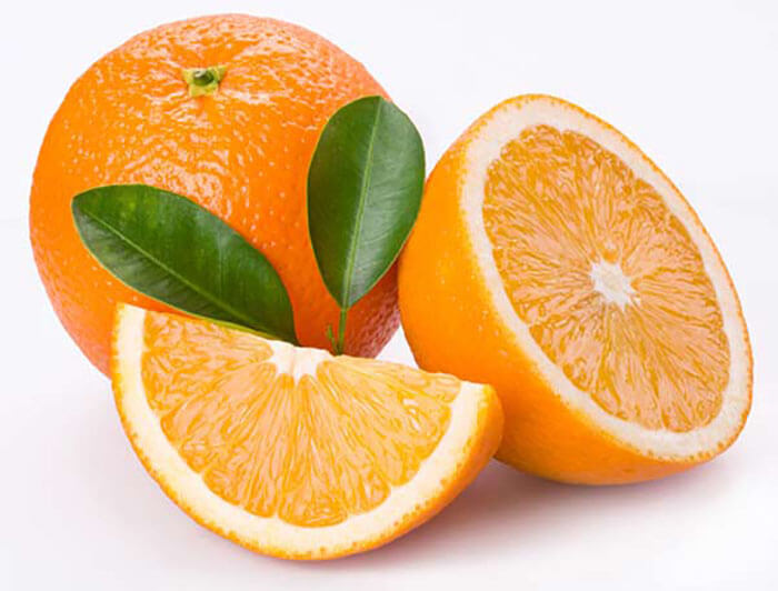Đau họng nên ăn cam